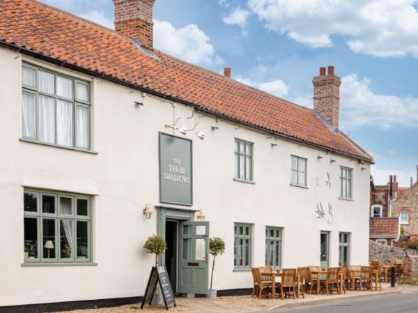 Three Swallows Holt
